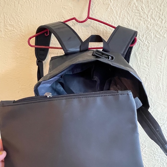 Super dry Japan Outdoor waterproof black backpack - Picture 6 of 8